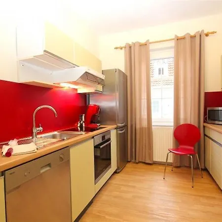 Private With 2 Bathrooms *