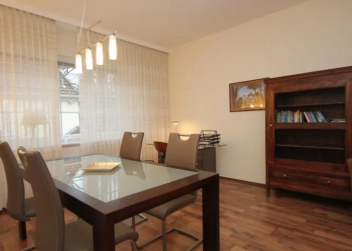 Private With 2 Bathrooms *