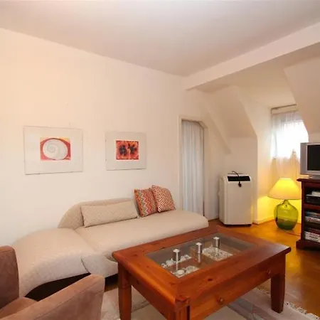 Private With 2 Bathrooms Apartment *
